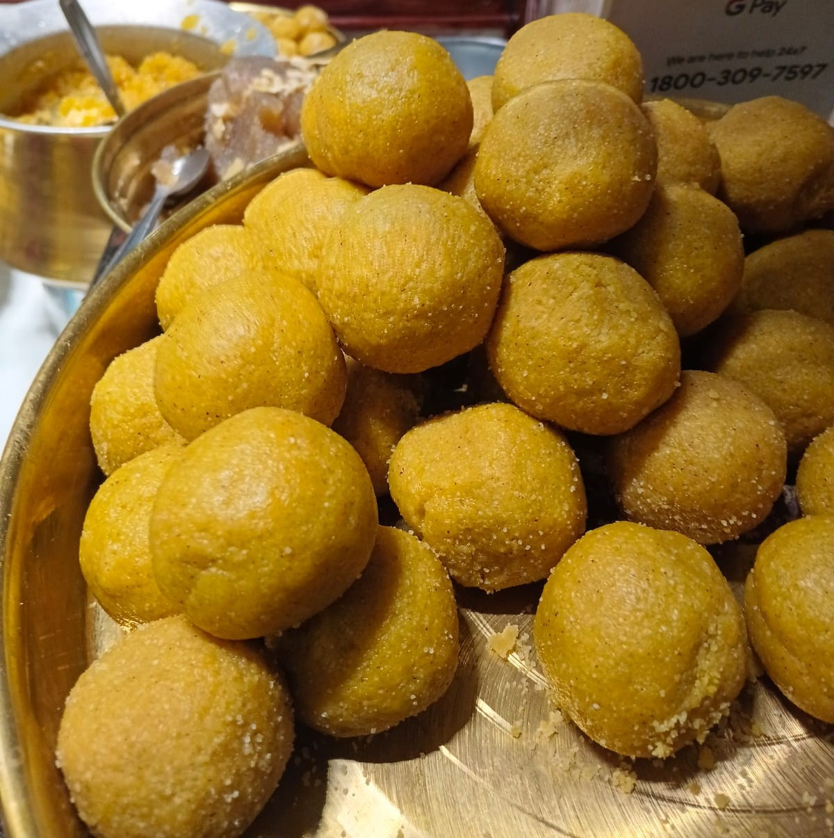 Special Besan Laddu