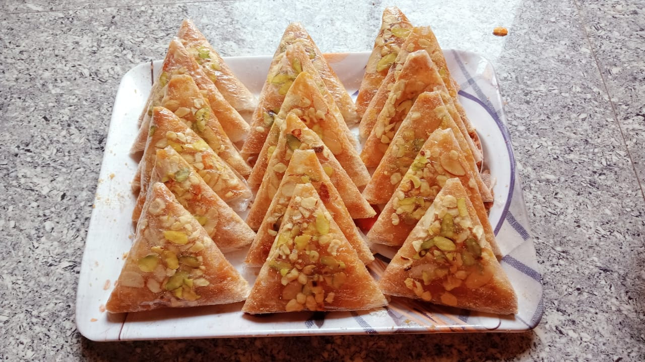 Triangle Kaju Badam And Pista Dryfruits Putharekulu