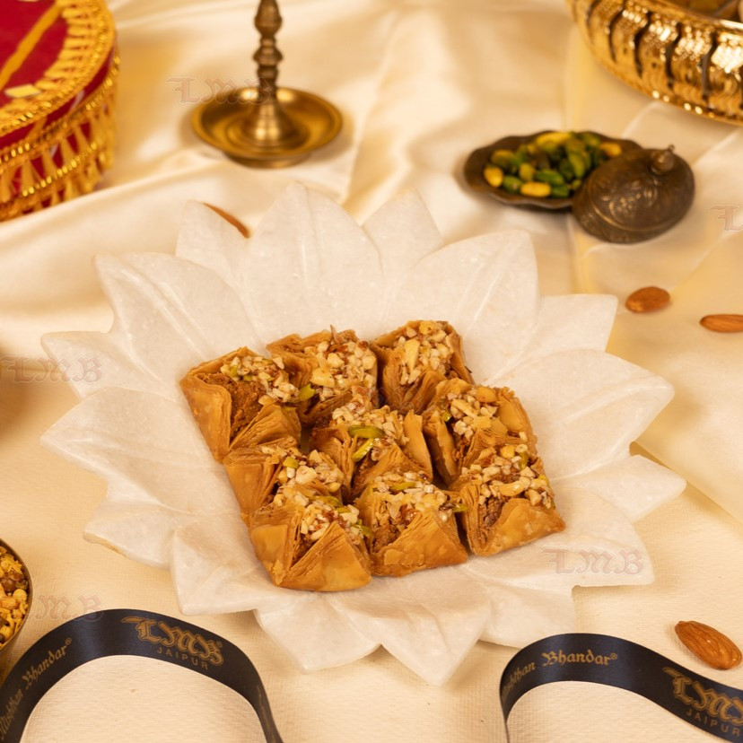 Kaju Pyramid (Baklawa)