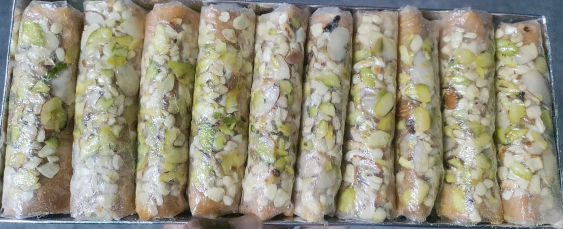 Roll Type Kaju Badam And Pista Dryfruits Putharekulu